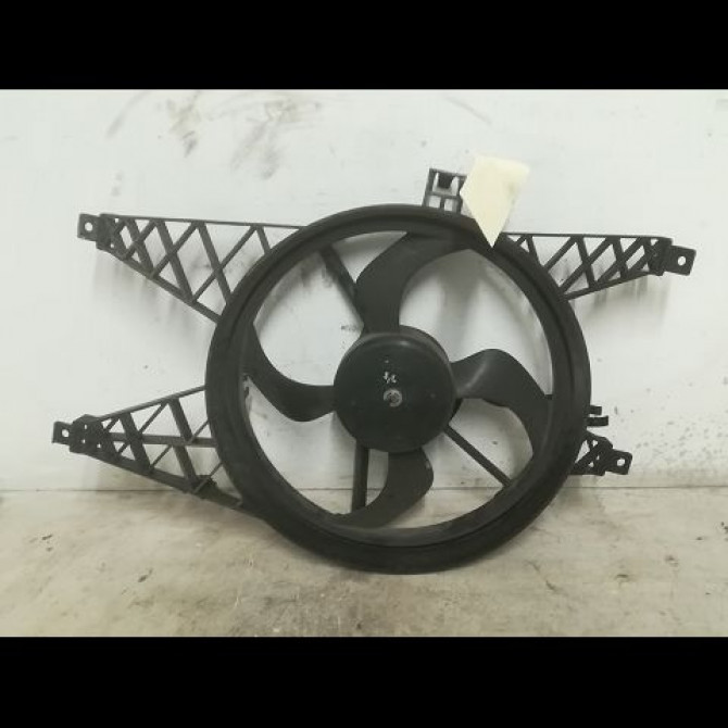 Ventilateur de refroidissement occasion RENAULT TWINGO II Phase 1 06-2007->11-2011 1.5 DCI 65ch 7701068309 1