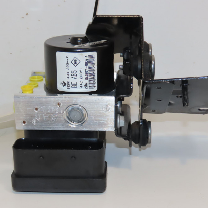Unité hydraulique ABS occasion RENAULT TWINGO II Phase 1 06-2007->11-2011 1.2i 16v 75ch 8201044236 2