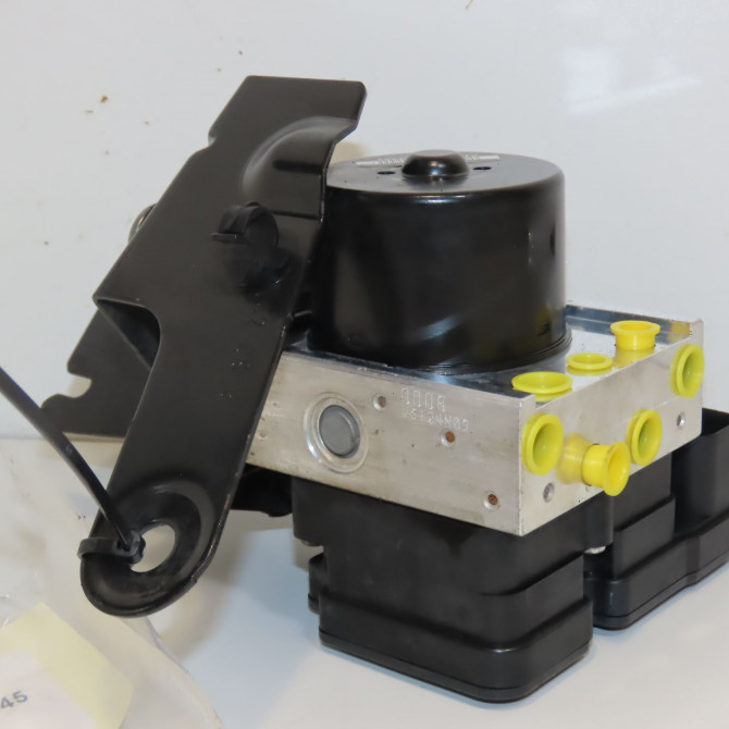 Unité hydraulique ABS occasion RENAULT TWINGO II Phase 1 06-2007->11-2011 1.2i 16v 75ch 8201044236 3