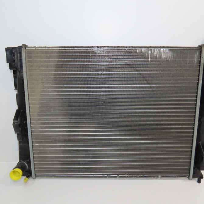 Radiateur occasion RENAULT TWINGO II Phase 1 06-2007->11-2011 1.2i 16v 75ch 8200369307 2