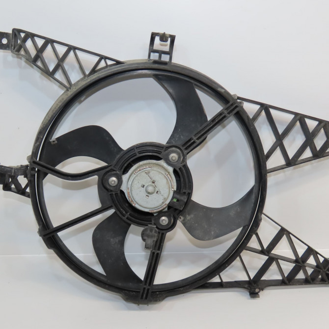 Ventilateur de refroidissement occasion RENAULT TWINGO II Phase 1 06-2007->11-2011 1.2i 16v 75ch 7701068309 2