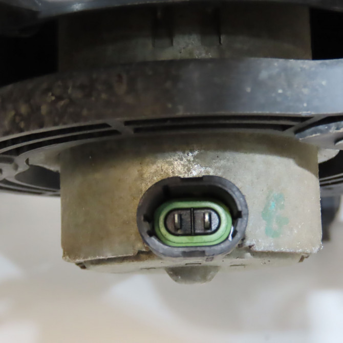 Ventilateur de refroidissement occasion RENAULT TWINGO II Phase 1 06-2007->11-2011 1.2i 16v 75ch 7701068309 3