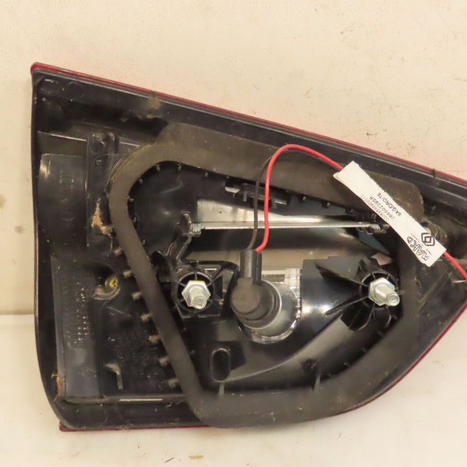 Feu arrière intérieur droit occasion  265502395R 2