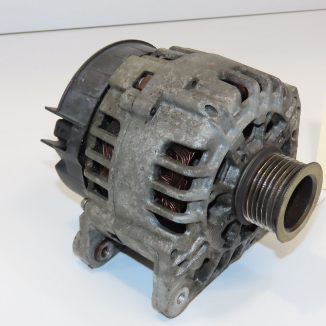 Alternateur occasion RENAULT SCENIC II Phase 2 09-2006->04-2009 1.9 DCI 125ch 8200667617 1
