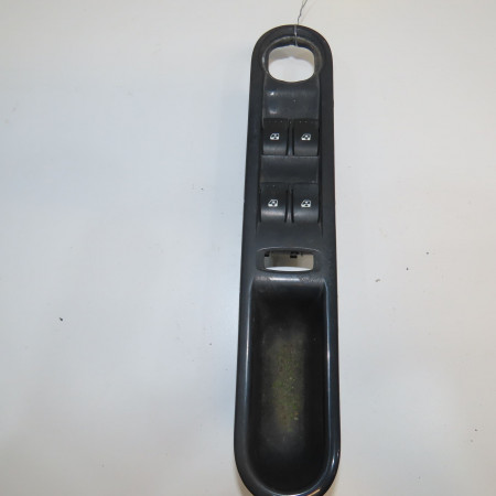 Commande lève-glace porte avant gauche occasion RENAULT ESPACE IV Phase 1 09-2002->03-2006 2.2 DCI 150ch 8200315044