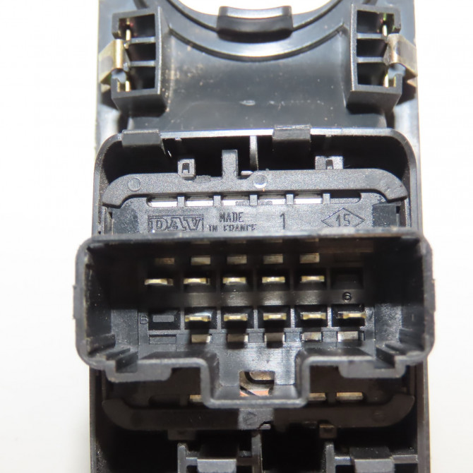 Commande lève-glace porte avant gauche occasion RENAULT ESPACE IV Phase 1 09-2002->03-2006 2.2 DCI 150ch 8200315044 4