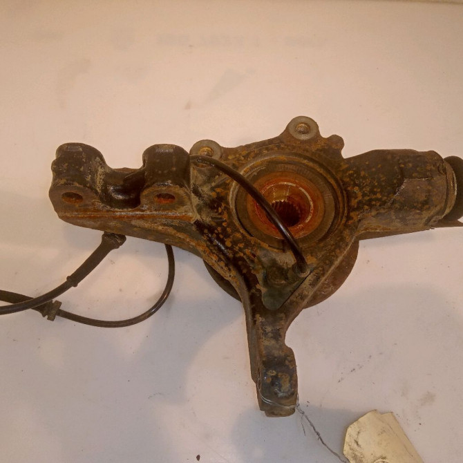 Moyeu avg occasion CITROEN BERLINGO II Phase 1 05-2008->01-2012 1.6 HDI 16v 90ch 330796 2