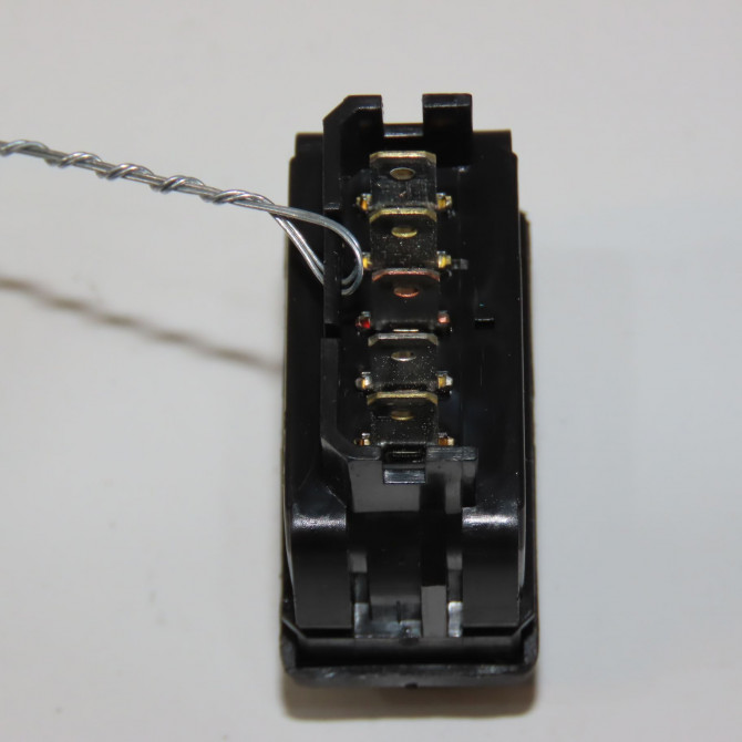 Commande lève-glace porte avant gauche occasion CITROEN XSARA PICASSO Phase 2 02-2004->12-2010 1.6 HDI 92 ch 655407 2