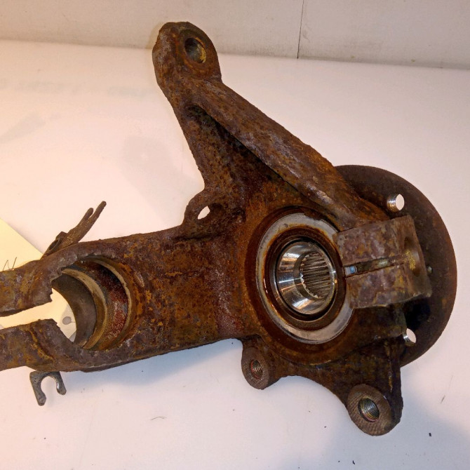 Moyeu avd occasion CITROEN XSARA PICASSO Phase 2 02-2004->12-2010 1.6 HDI 92 ch 330796 2