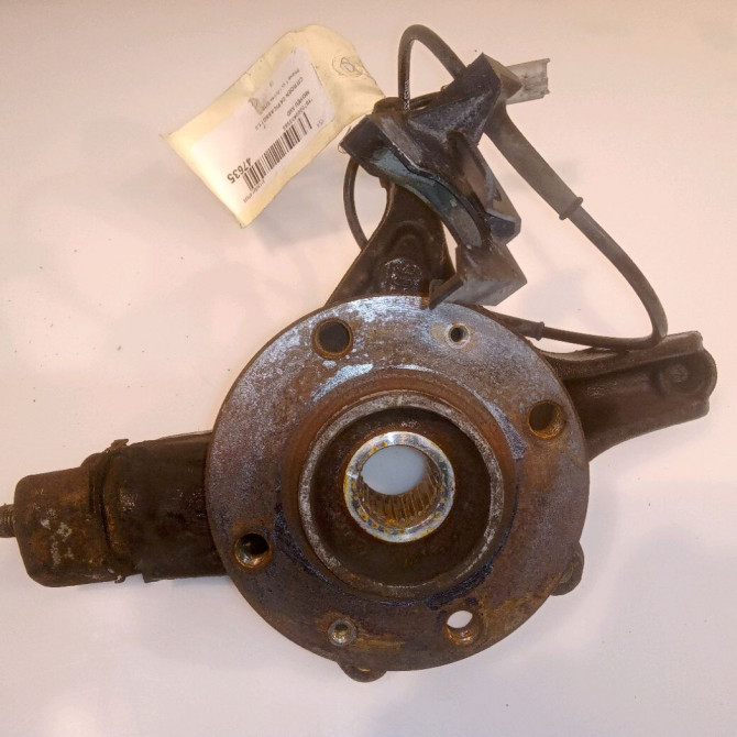 Moyeu avd occasion CITROEN C4 PICASSO I Phase 1 01-2007->10-2013 1.6 HDi 16v 110ch 330796 1