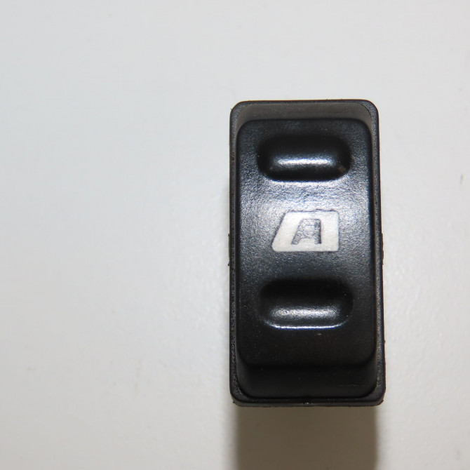 Commande lève-glace porte avant gauche occasion CITROEN XSARA PICASSO Phase 2 02-2004->12-2010 1.6 HDI 92 ch 655407 1