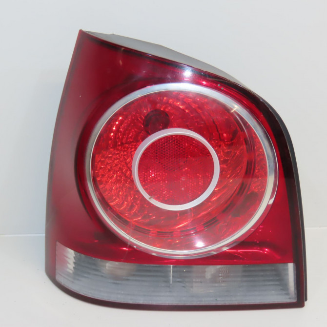 Feu arrière gauche occasion VOLKSWAGEN POLO IV Phase 2 05-2005->09-2009 1.4 TDI 70ch 6Q6945095AB 1