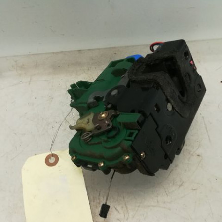 Serrure porte avg occasion VOLKSWAGEN POLO IV Phase 1 01-2002->05-2005 1.9 SDI 7E1837015A