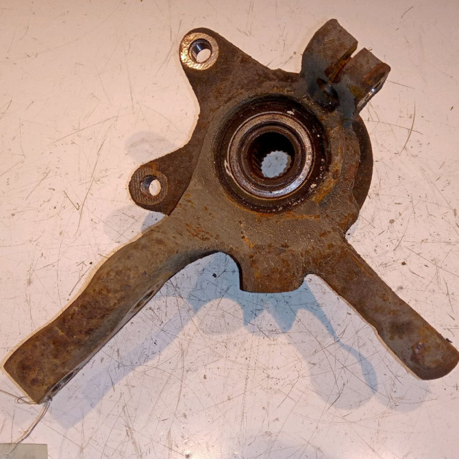 Moyeu avd occasion RENAULT CLIO II Phase 2 06-2001->07-2006 1.2 7700719140 2