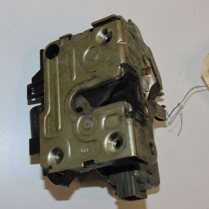 Serrure porte avg occasion RENAULT CLIO II Phase 1 03-1998->06-2001 1.9 D 65ch 7701045304 1