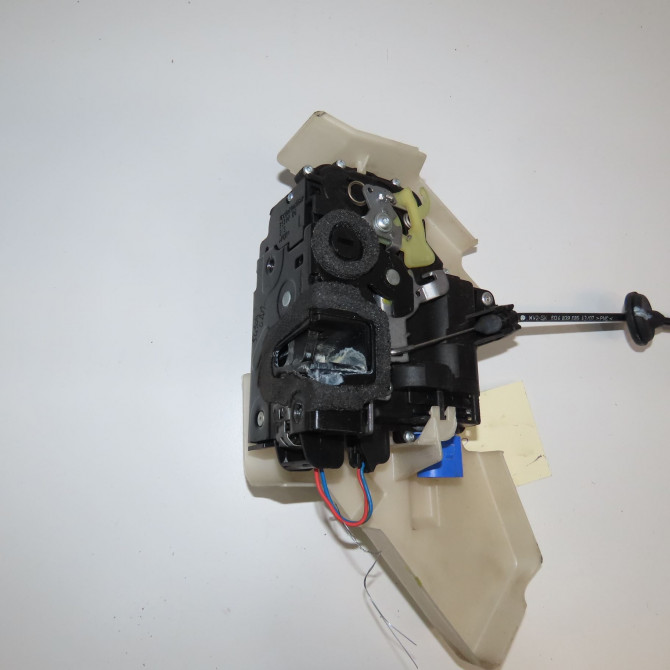 Serrure porte arg occasion VOLKSWAGEN POLO IV Phase 2 05-2005->09-2009 1.4 TDI 70ch 3B4839015AN 1