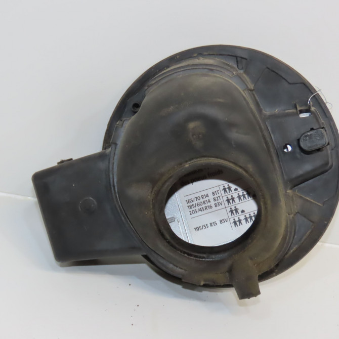 Volet de trappe carburant occasion VOLKSWAGEN POLO IV Phase 2 05-2005->09-2009 1.4 TDI 70ch 6Q6809857EGRU 3