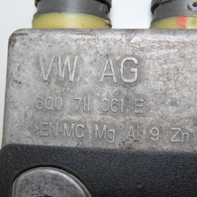 Levier de vitesses occasion VOLKSWAGEN POLO IV Phase 2 05-2005->09-2009 1.4 TDI 70ch 6Q0711116A 5