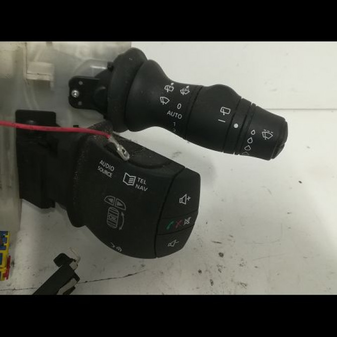 Bloc commodos occasion RENAULT SCENIC III Phase 1 04-2009->11-2011 1.9 DCI 130ch 255670019R 2