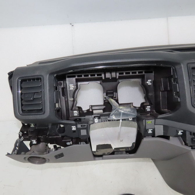 Planche de bord occasion VOLKSWAGEN 146 Phase 1 04-1995->04-1999 2.0 TDI 177ch 7C1857003CHUOO 2