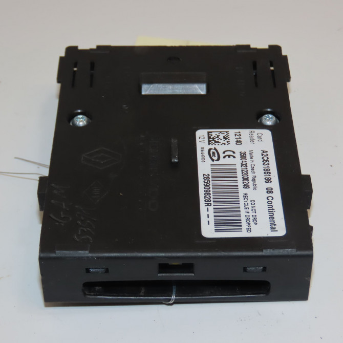 Lecteur de carte occasion RENAULT MEGANE III Phase 2 01-2012->06-2014 1.5 DCI 110ch 285909828R 2