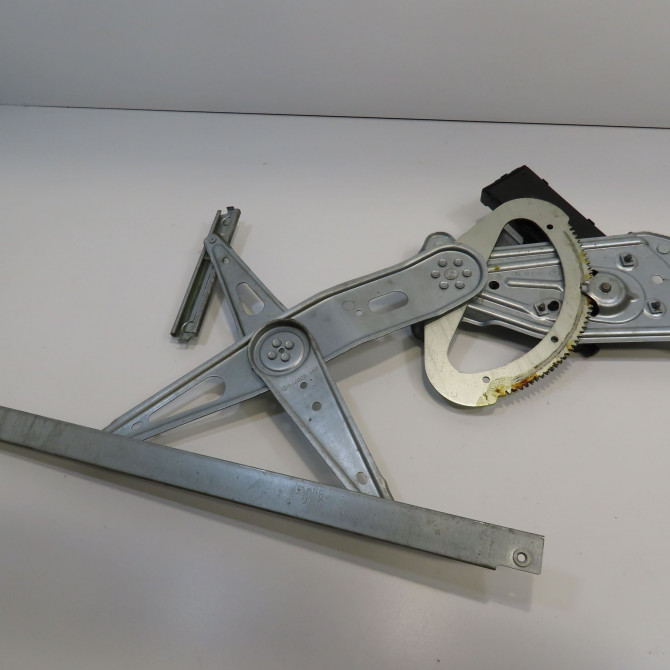 Mecanisme+moteur leve-glace avg occasion RENAULT SCENIC III Phase 1 04-2009->11-2011 1.5 DCI 105ch 807212569R 2