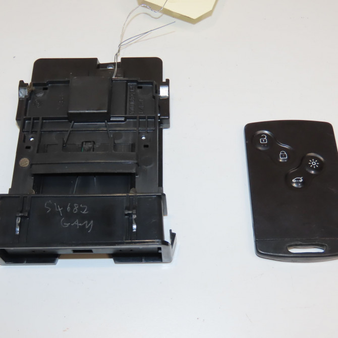 Lecteur de carte occasion RENAULT LAGUNA III Phase 1 10-2007->10-2010 2.0 DCI 130ch 285909828R 2