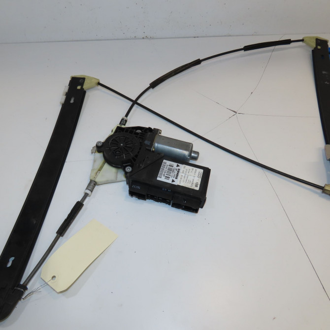 Mecanisme + moteur lève-glace avant droit occasion AUDI A4 II Phase 1 01-2001->11-2004 1.9 TDi 130ch 8E0837462C 1