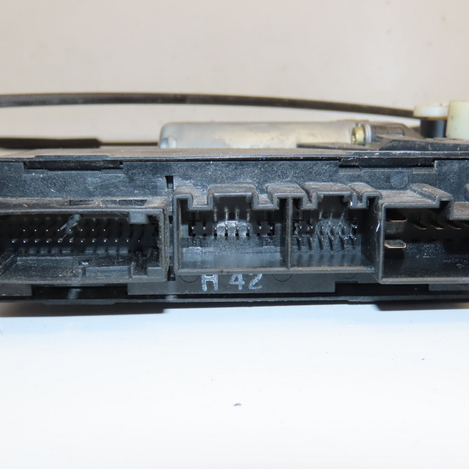 Mecanisme + moteur lève-glace avant droit occasion AUDI A4 II Phase 1 01-2001->11-2004 1.9 TDi 130ch 8E0837462C 4