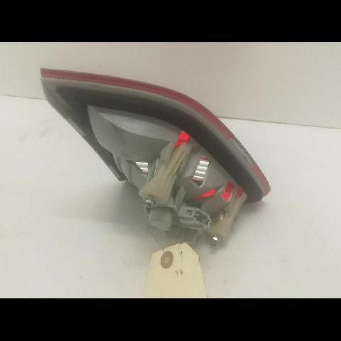 Feu arrière intérieur droit occasion MERCEDES CLASSE B I Phase 2 04-2008->09-2011 B 200 CDI 1698201664 2