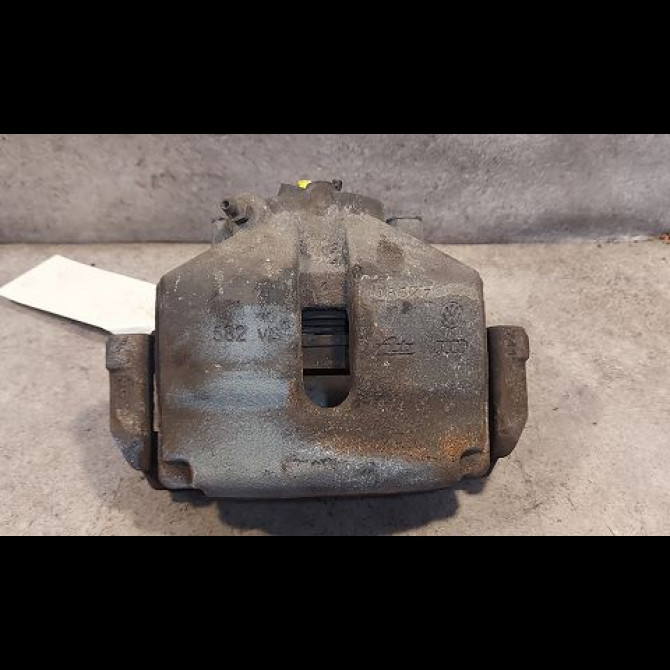 Etrier de frein avant droit occasion VOLKSWAGEN PASSAT V Phase 1 03-2005->10-2010 2.0 TDI 16v 140ch 1K0615124E 1