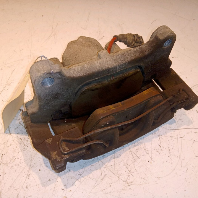 Etrier de frein avant droit occasion  1K0615124E 1