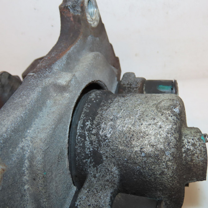 Etrier de frein avant droit occasion VOLKSWAGEN EOS Phase 1 04-2006->01-2011 2.0 TDI 140ch 1K0615124E 4