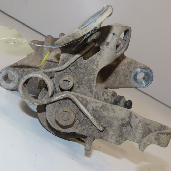 Etrier de frein arrière gauche occasion VOLKSWAGEN GOLF V Phase 1 11-2003->10-2008 1.9 TDI 105ch 1K0615423J 3