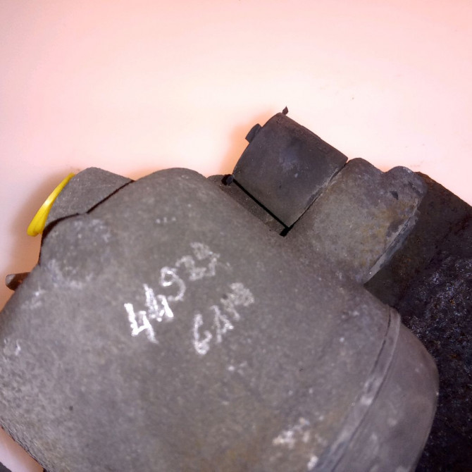 Etrier de frein avant droit occasion VOLKSWAGEN TOURAN I Phase 2 11-2006->09-2010 1.9 TDI 105ch 1K0615124E 3