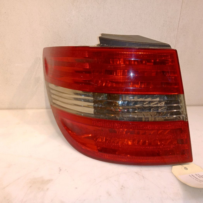 Feu arrière gauche occasion MERCEDES CLASSE B I Phase 1 06-2005->04-2008 B 180 CDI 1698202564 1