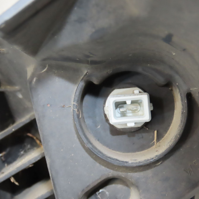 Phare droit occasion RENAULT TRAFIC II Phase 2 08-2006->... 2.0 DCI 16v 115ch 8200701356 4