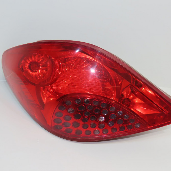 Feu arrière gauche occasion PEUGEOT 207 Phase 1 04-2006->06-2013 1.6 HDI 16v 90ch 6350Y7 1