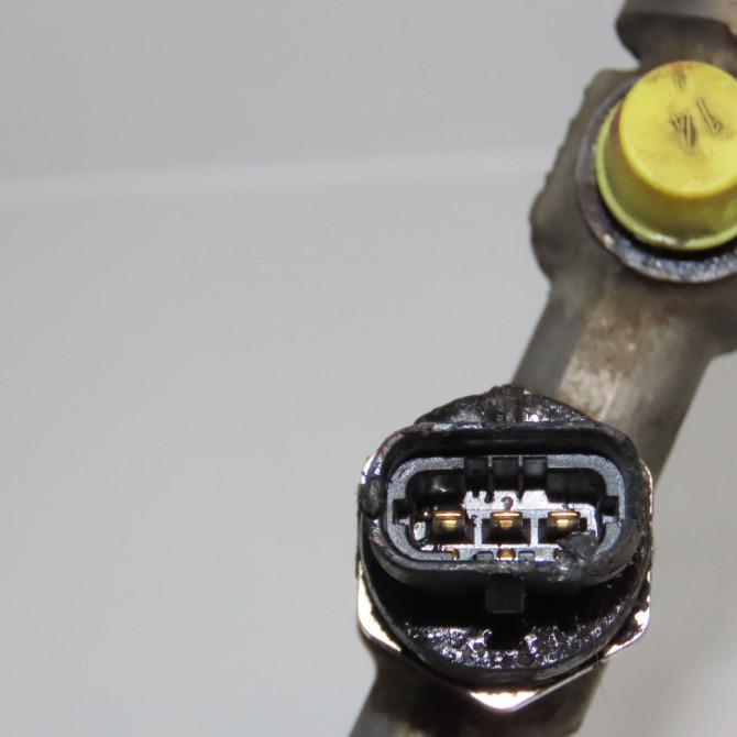 Rampe injection occasion RENAULT SCENIC III Phase 1 04-2009->11-2011 1.9 DCI 130ch 175212059R 3