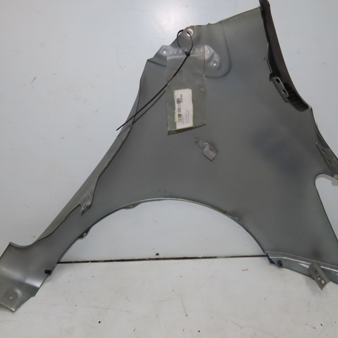 Aile avant gauche occasion TOYOTA YARIS II Phase 1 12-2005->11-2009 1.3 VVT-i 5381252210 2