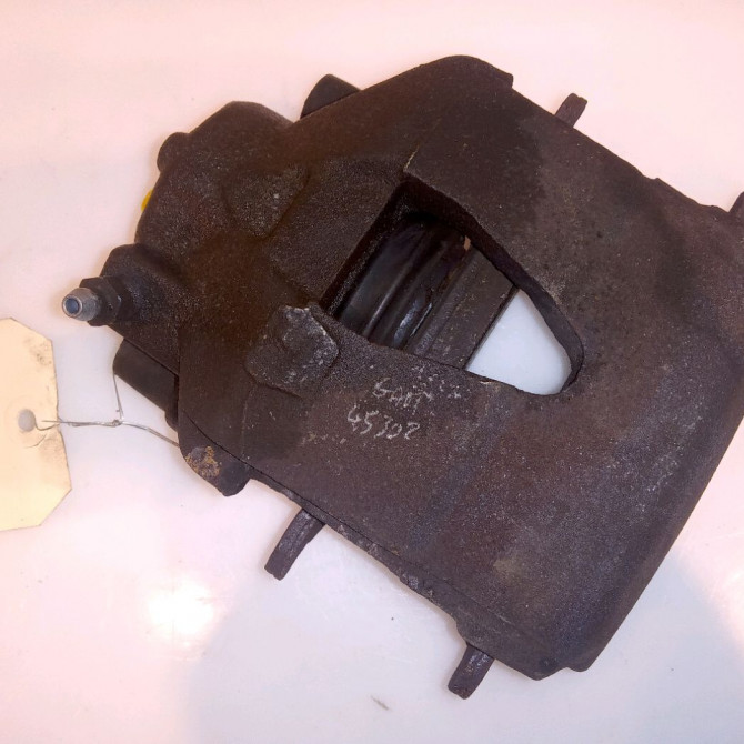 Etrier de frein avant gauche occasion VOLKSWAGEN POLO IV Phase 2 05-2005->09-2009 1.4 TDI 70ch 1K0615123D 1