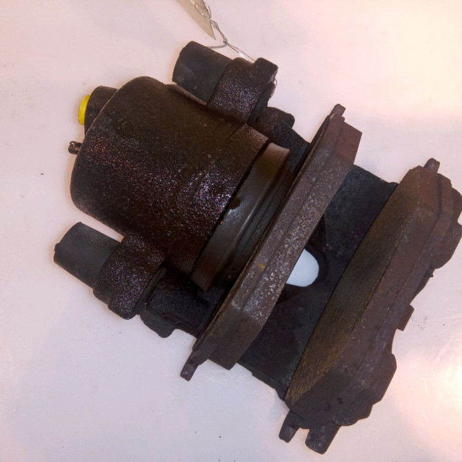 Etrier de frein avant gauche occasion VOLKSWAGEN POLO IV Phase 2 05-2005->09-2009 1.4 TDI 70ch 1K0615123D 2