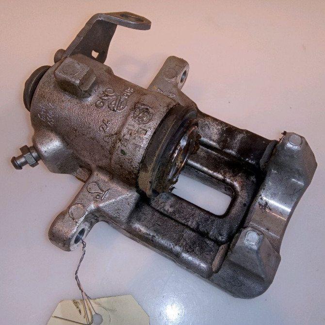 Etrier de frein arrière droit occasion AUDI A1 Phase 1 06-2010->03-2015 1.2 TFSI 86ch 6R0615424 1