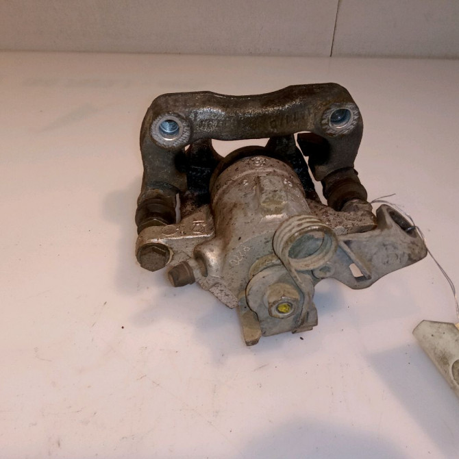 Etrier de frein arrière gauche occasion AUDI A1 6R0615423 2