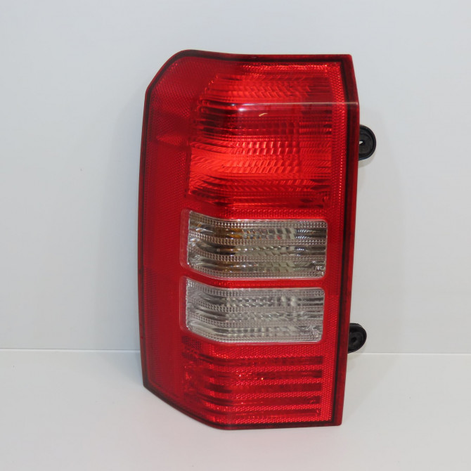 Feu arrière gauche occasion JEEP PATRIOT Phase 1 11-2007->12-2010 1