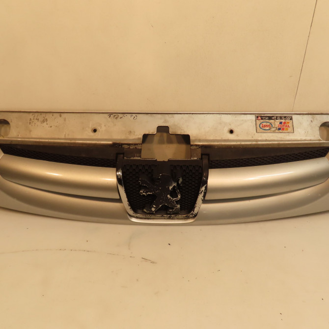 Calandre occasion PEUGEOT PARTNER I Phase 2 11-2002->05-2008 2.0 HDI 7804N1 1