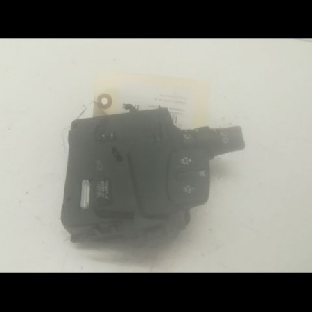 Commande essuie glace occasion RENAULT CLIO III Phase 1 09-2005->03-2009 1.4i 16v 100ch 8201590631