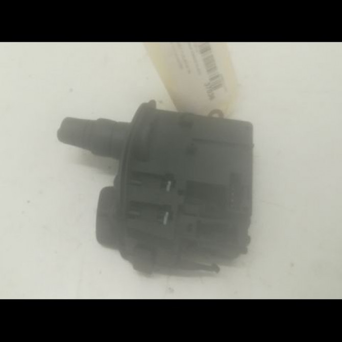 Commande essuie glace occasion RENAULT CLIO III Phase 1 09-2005->03-2009 1.4i 16v 100ch 8201590631 2