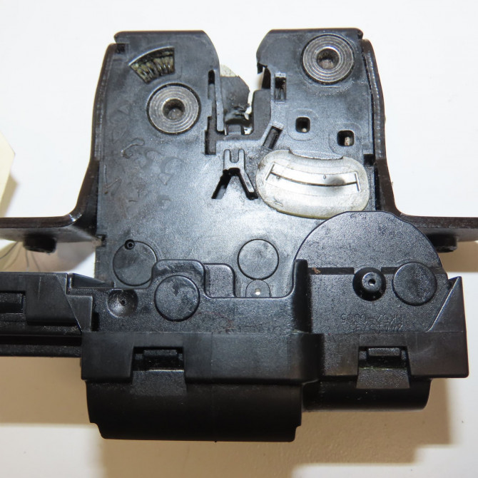 Serrure hayon occasion RENAULT MODUS Phase 2 01-2008->12-2012 1.6i 16v 110ch 8200948107 2