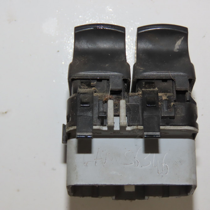 Commande lève-glace porte avant gauche occasion RENAULT MODUS Phase 2 01-2008->12-2012 1.5 DCI 75ch 8200214939 3